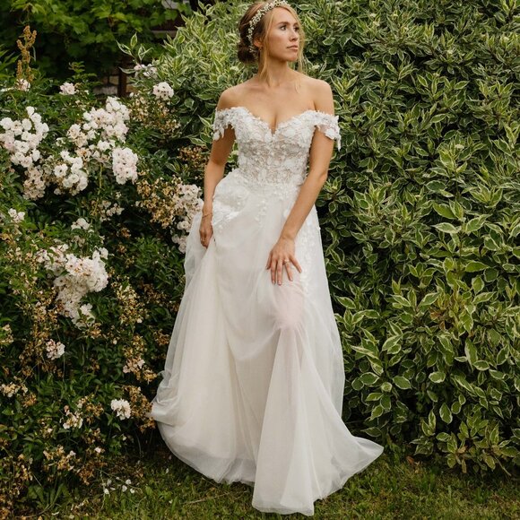 Custom Wedding Dress - Picture 1 of 9